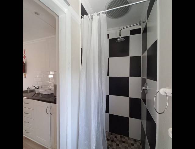 1 BEDROOM PROPERTY TO RENT IN OATLANDS